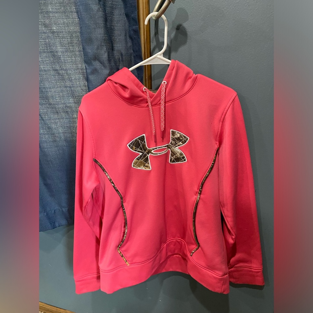 UNDER ARMOUR HOODIE